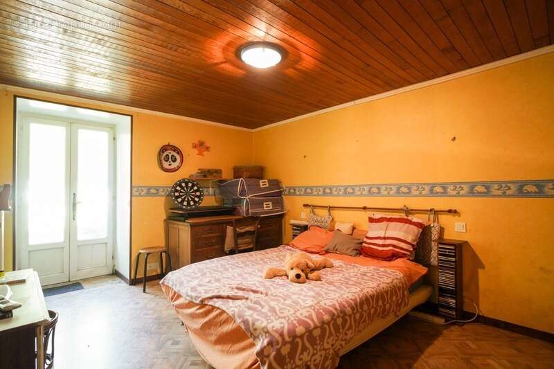 Maison à vendre 8 pièces EMERINGES (69) - photo 12