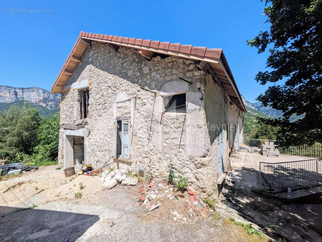 Maison à PONT-EN-ROYANS