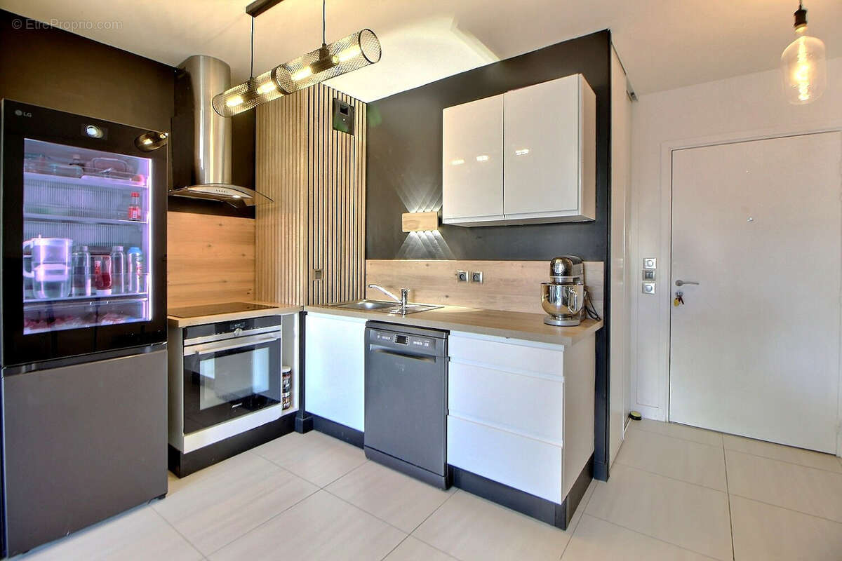 Appartement à LATTES