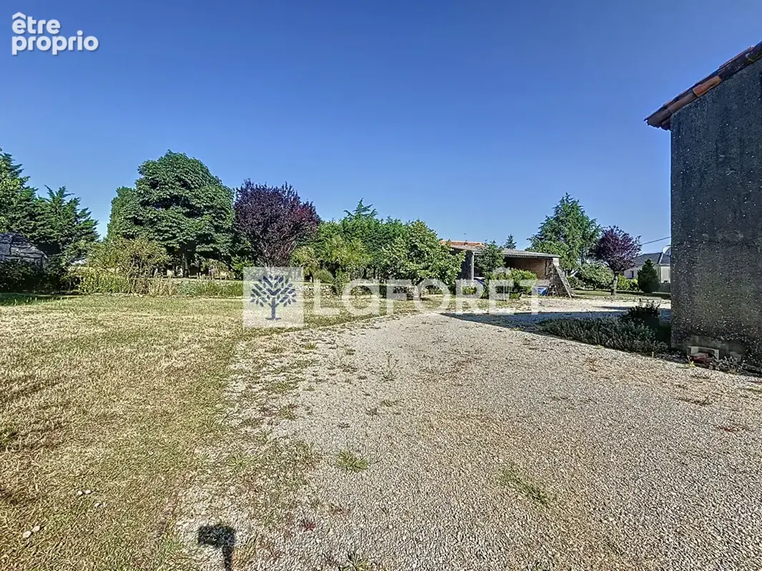 À vendre - Charmante maison en pierre à Maillé, entre Parthenay et Poitiers - photo 24