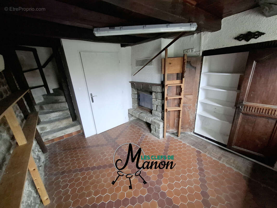 Maison à SAINT-LEGER-LA-MONTAGNE