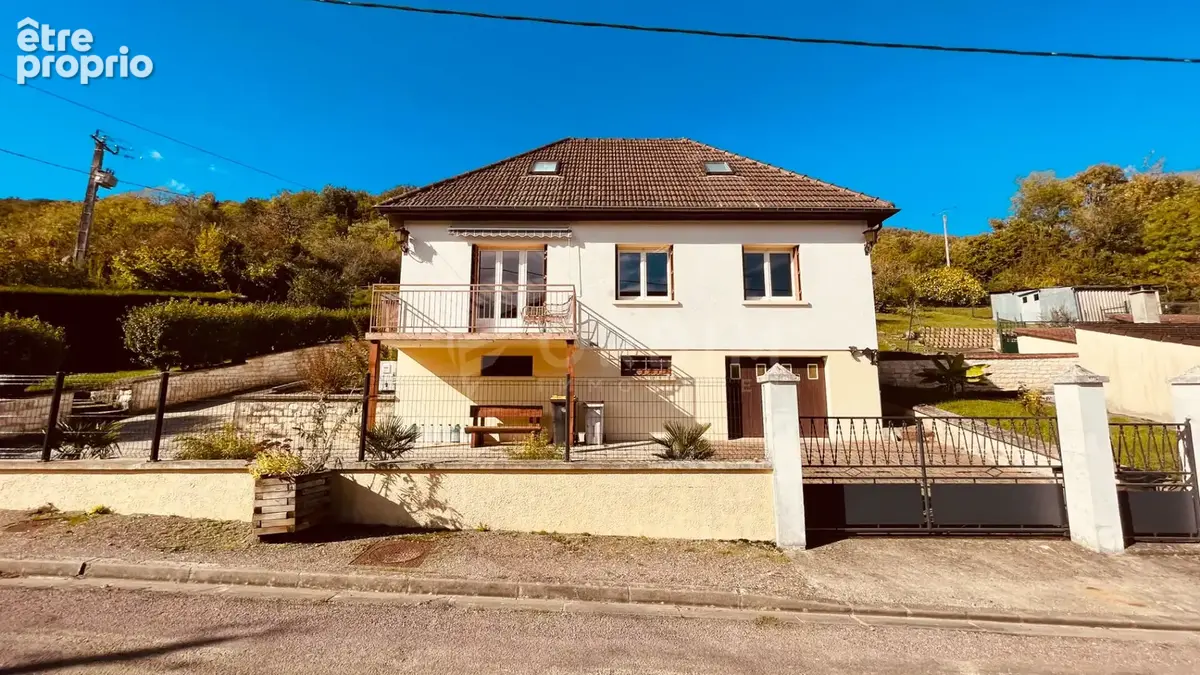Maison à JUNAY