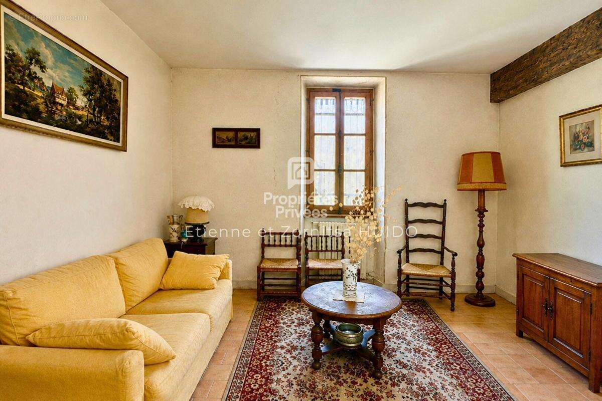 Maison longère La Chapelle Saint Laurian 15 pièce(s) 370 m2 - photo 3