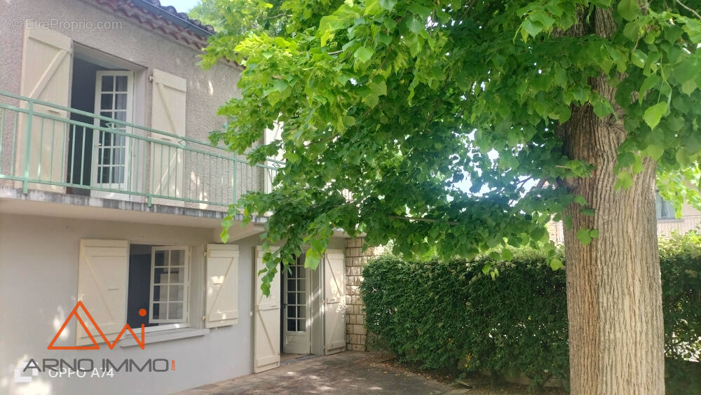 Maison à CAHUZAC-SUR-VERE