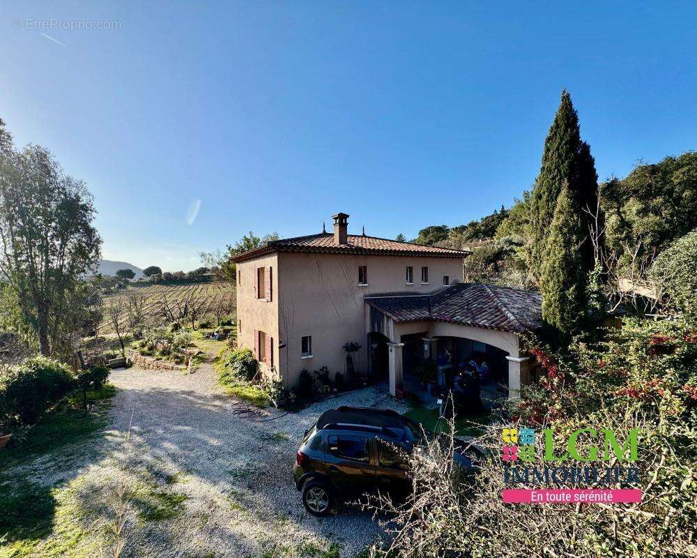 Maison à PLAN-DE-LA-TOUR