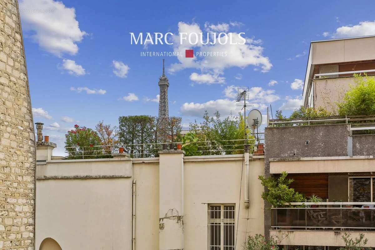Paris XVI TROCADERO Vues monuments - Appartement 3 pièces avec balcon - photo 12
