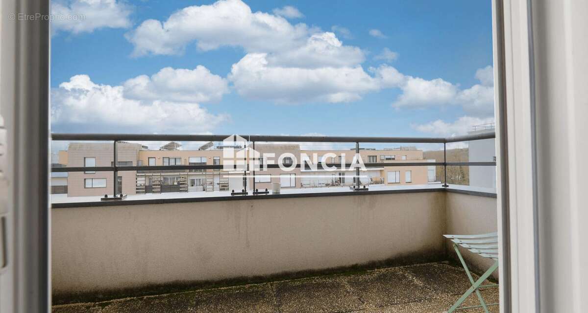 Appartement à DAMMARIE-LES-LYS