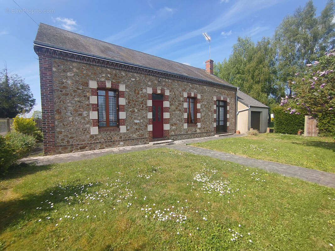 Maison à SAINT-AGIL