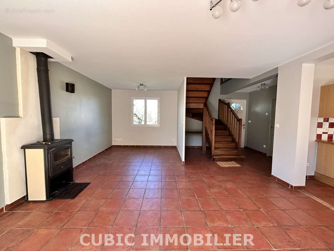 Maison à LACHASSAGNE