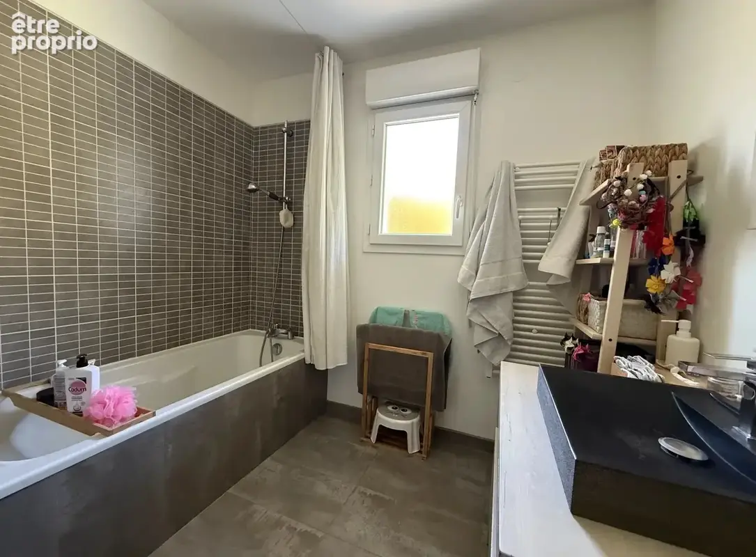 Maison individuelle récente à deux pas du village médiéval d - photo 13