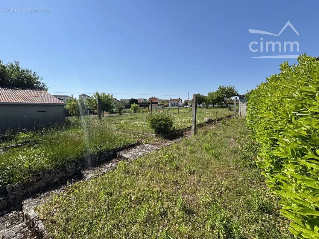 Maison à DOMPIERRE-SUR-BESBRE