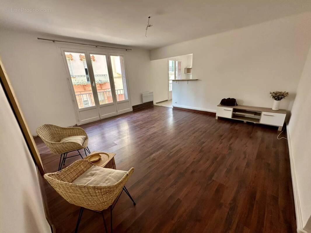 Appartement F2 de 47 m2, secteur Palais des congrès, cave - photo 3