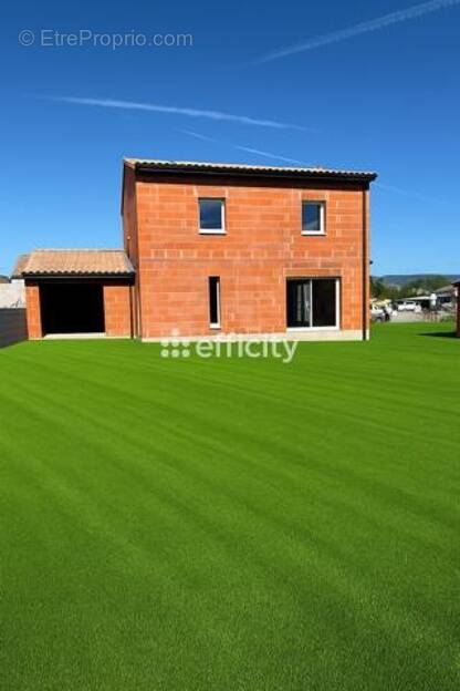 Maison à LAVILLEDIEU