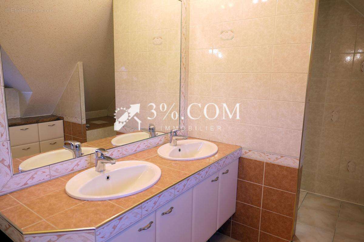 Maison à SAINT-NICOLAS-D'ALIERMONT