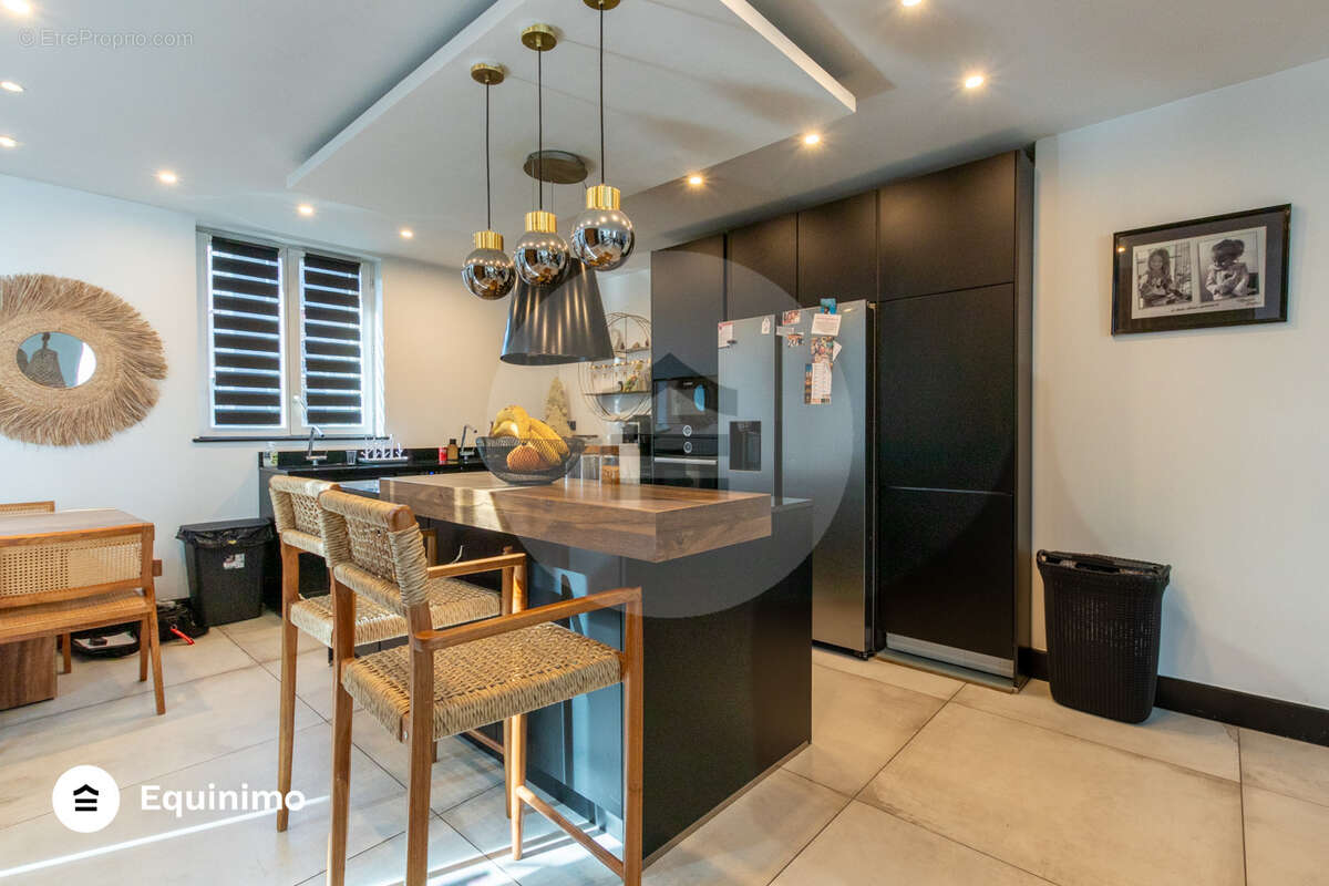 Appartement à LES LILAS