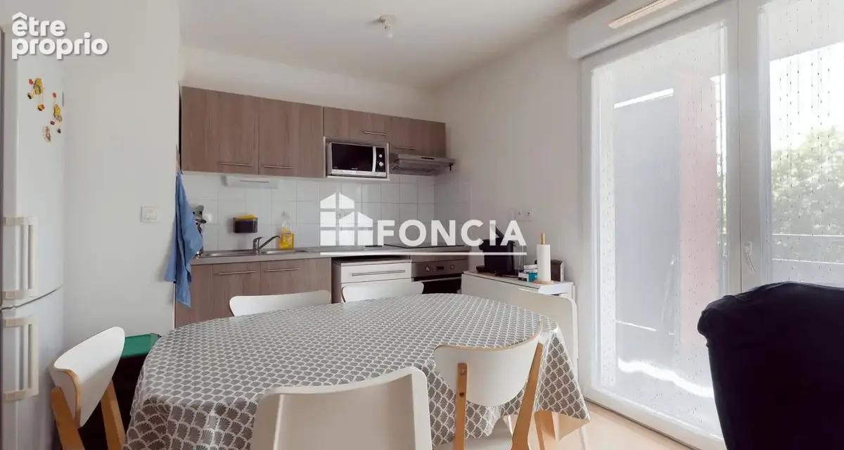 À VENDRE – Très bel appartement 3 pièces de 54m2, lumineux avec grande terrasse et 2 places de parking en sous-sol– Le Mée-sur-S - photo 3