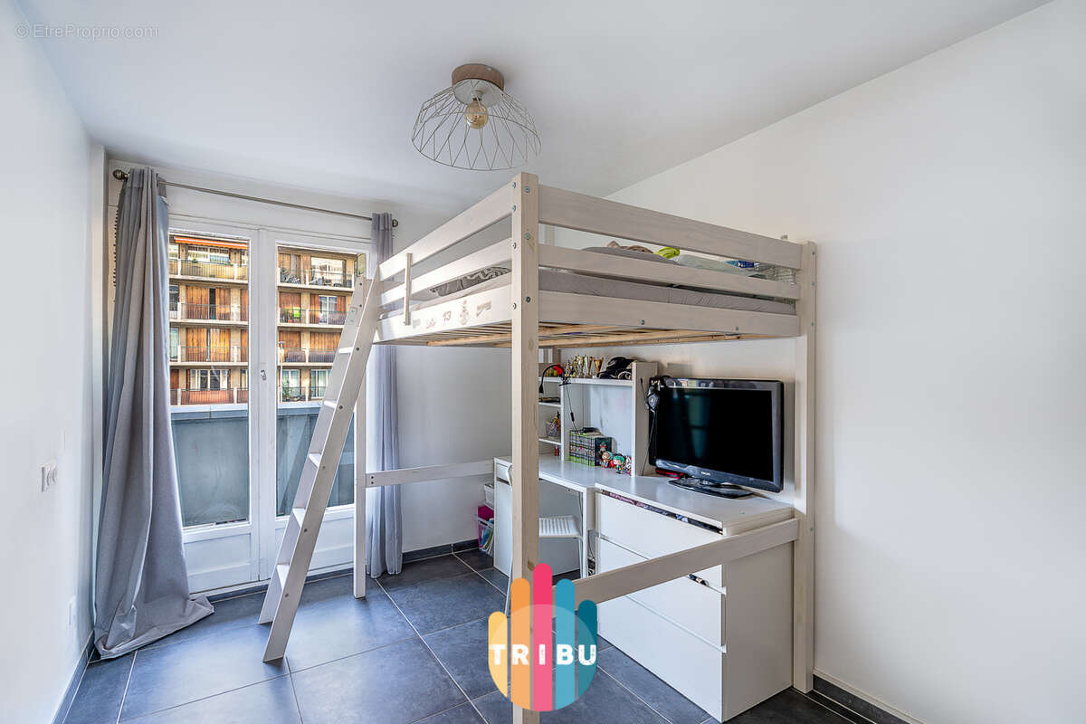 Appartement à MARSEILLE-4E