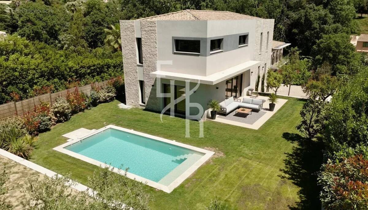 Maison à MOUGINS