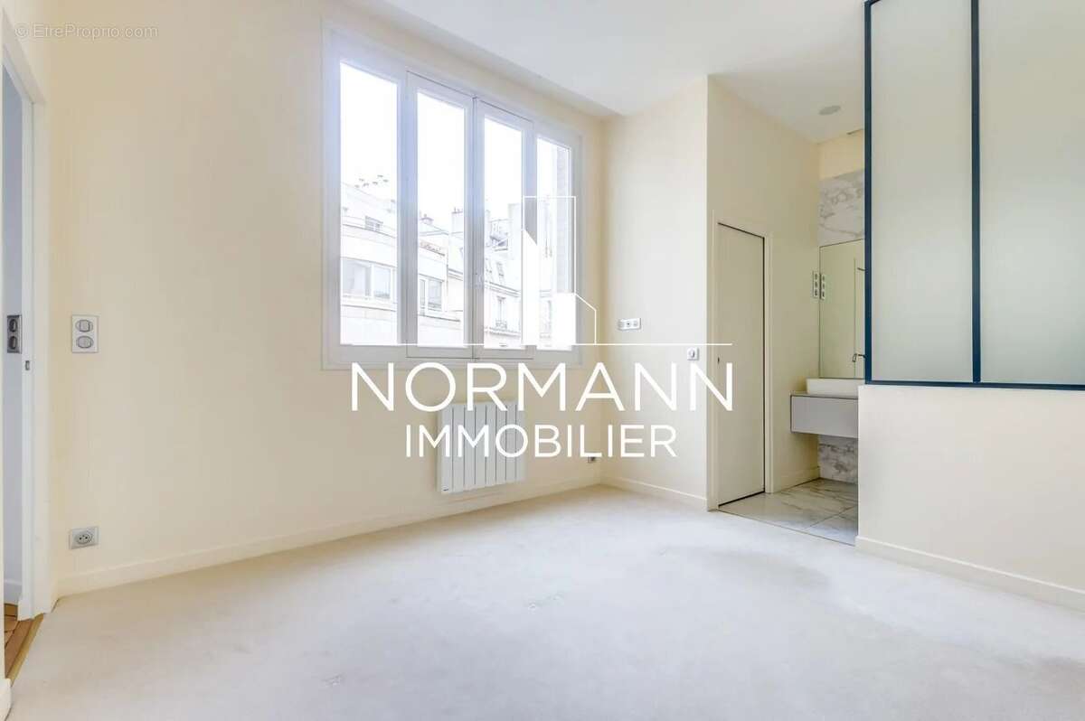 Appartement à PARIS-8E