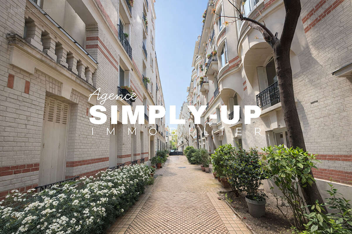 Appartement à NEUILLY-SUR-SEINE