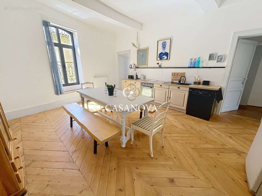 Charme & authenticité ! BATISSE de CARACTERE datant de 1789 proposant 350 m² avec jardin et piscine. Idéale pour un PROJET D'ACC - photo 15