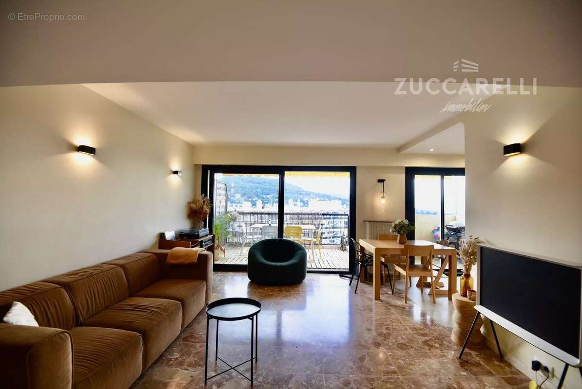 Appartement à LE CANNET