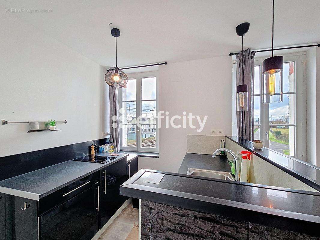 Appartement à NAZELLES-NEGRON