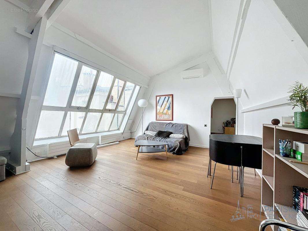 Appartement à NEUILLY-SUR-SEINE