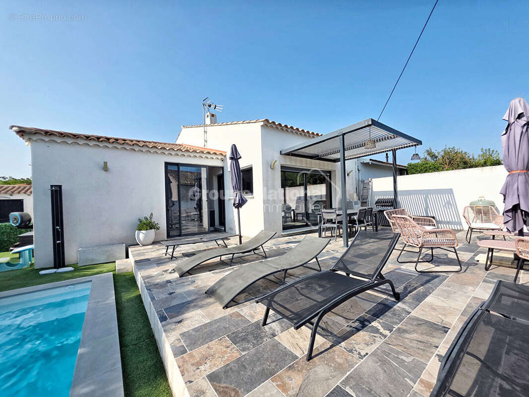 Superbe maison plain-pied de 2018 T4  96 m²  Piscine  Proche centre-ville - photo 2