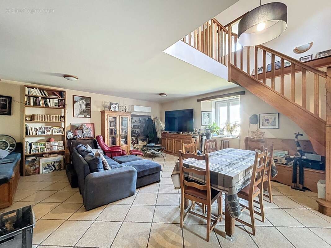 Maison à SAINT-MARTIN-SUR-LAVEZON