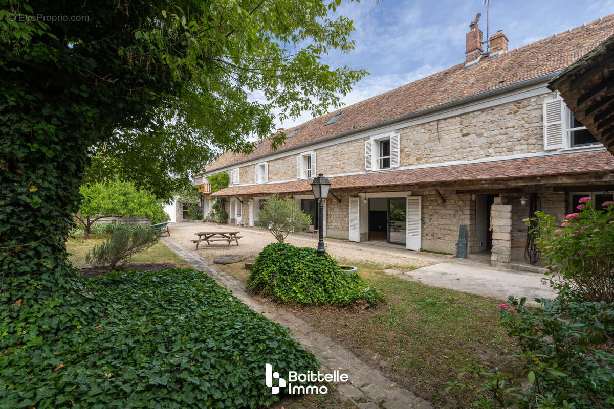Maison 329 m² à Arbonne-La-Foret  - photo 3