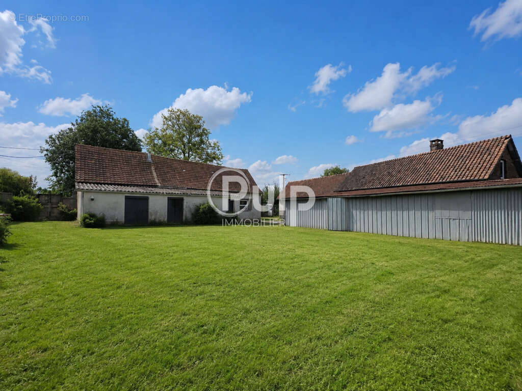 Ancienne fermette à rénover à Bonnières avec plus de 1 600 m² de terrain - photo 3