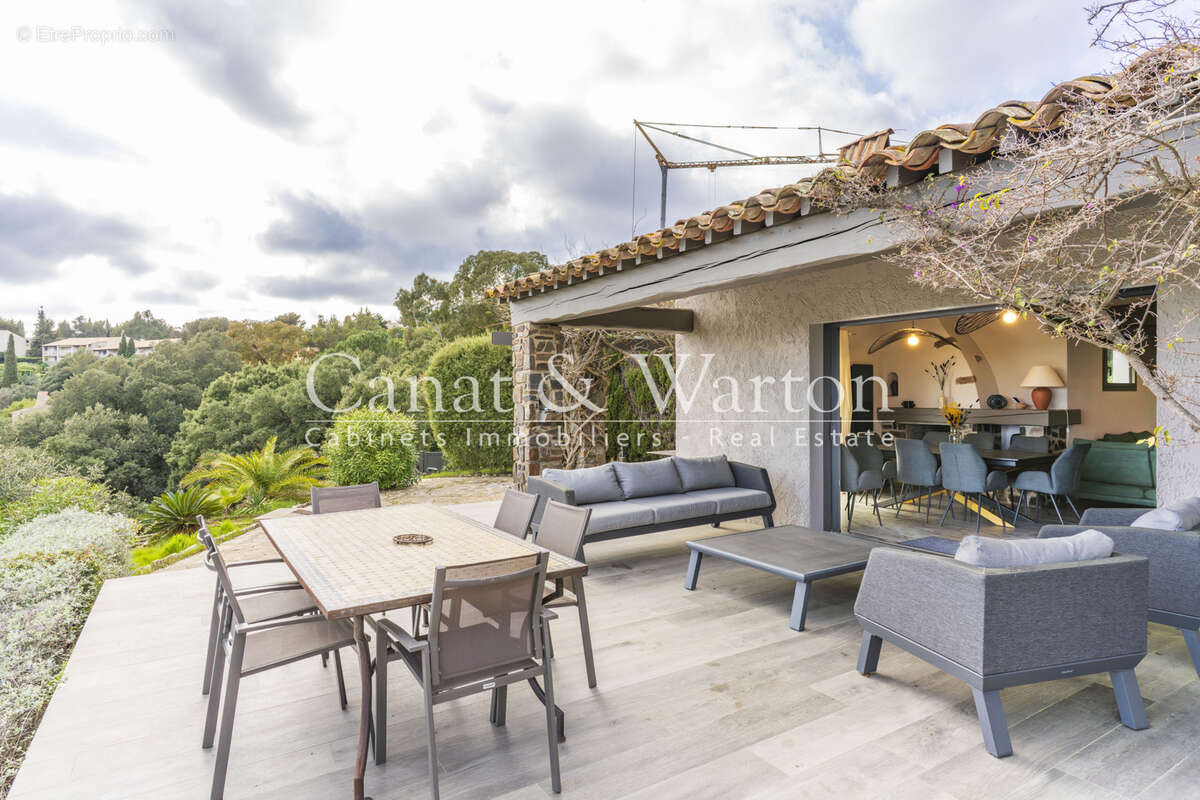 La croix valmer: villa rénovée avec piscine & vue mer - photo 5