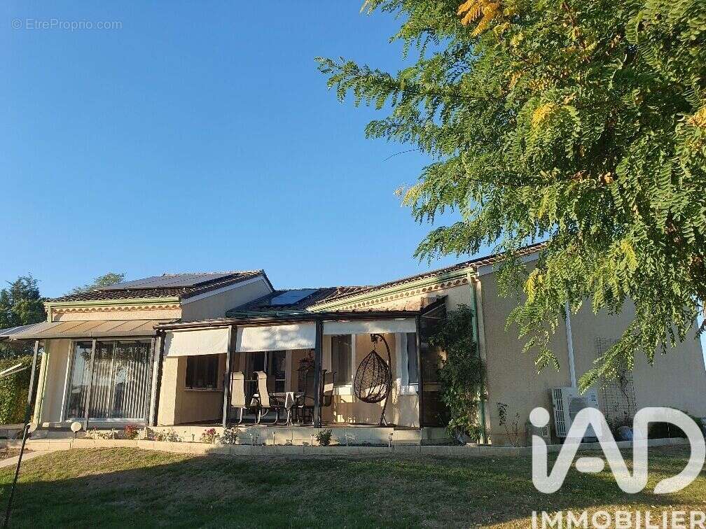 Photo 2 - Maison à LE PIZOU