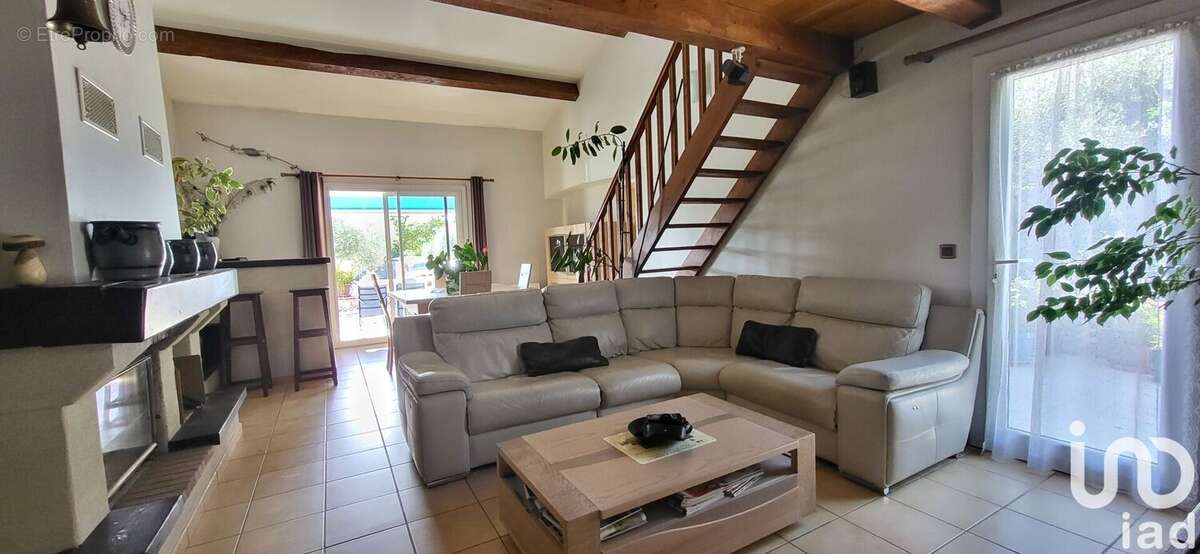 Photo 2 - Maison à SEILLONS-SOURCE-D&#039;ARGENS