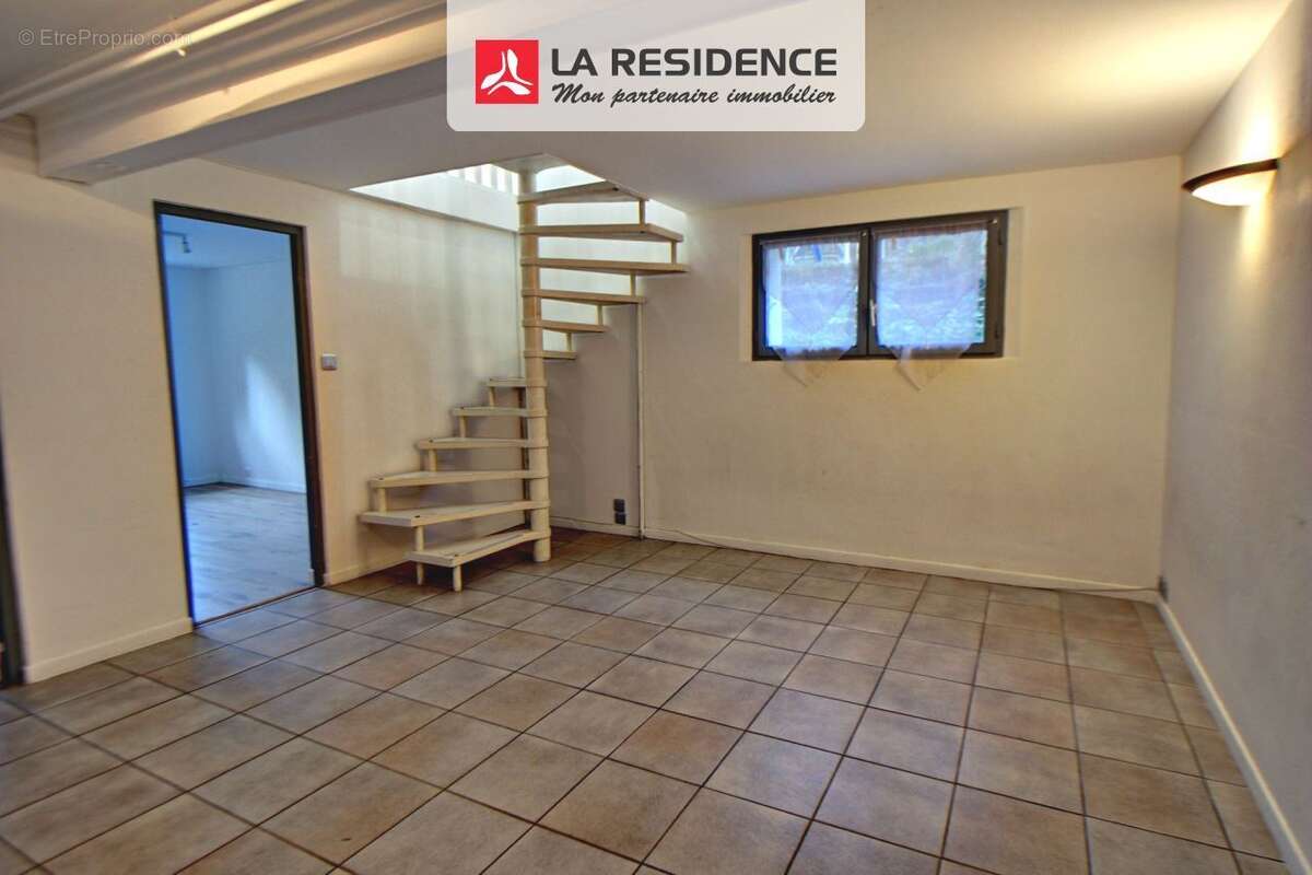 Maison 145 m² à Jouy-Mauvoisin  - photo 7