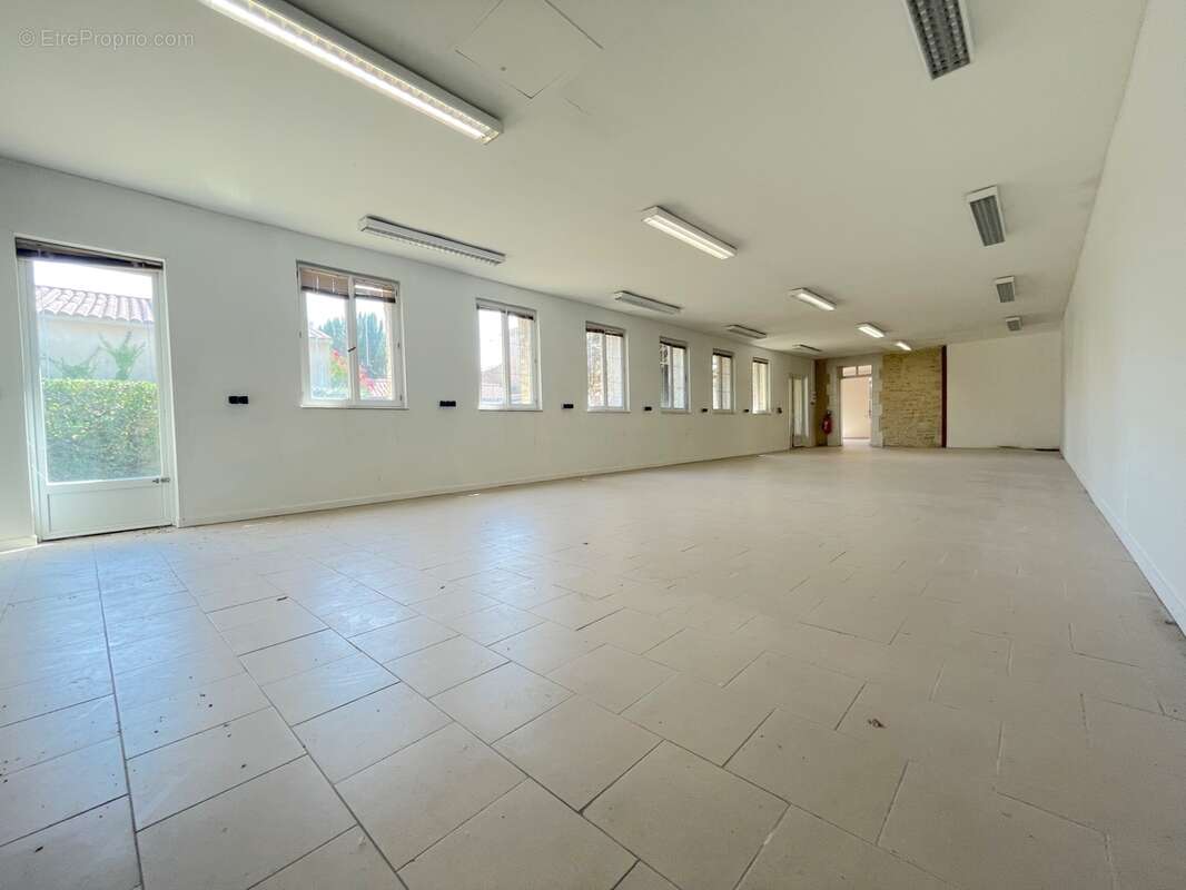 Ensemble immobilier mixte aux grands espaces : habitation & activité commerciale à Sainte-Radégonde-des-Noyers en VENDEE (85) - photo 32