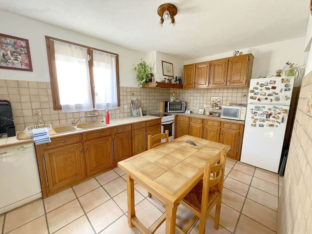 Villa de 130 m2 habitables avec 4 chambres et terrain de 1425 m2 secteur sud - photo 6