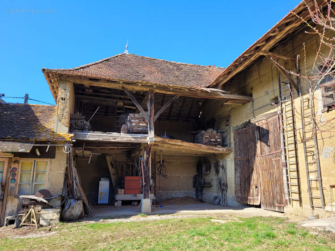 Maison à LA TOUR-DU-PIN