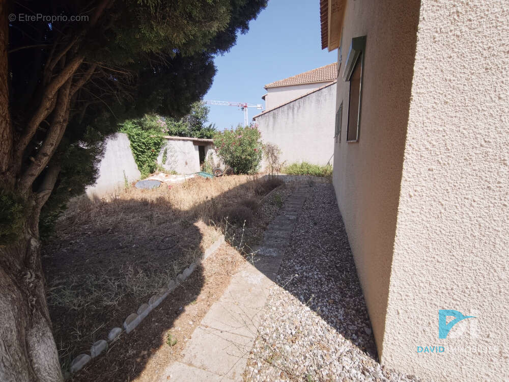 Villa 3 chambres au calme avec salon cathédrale et terrain piscinable - photo 8