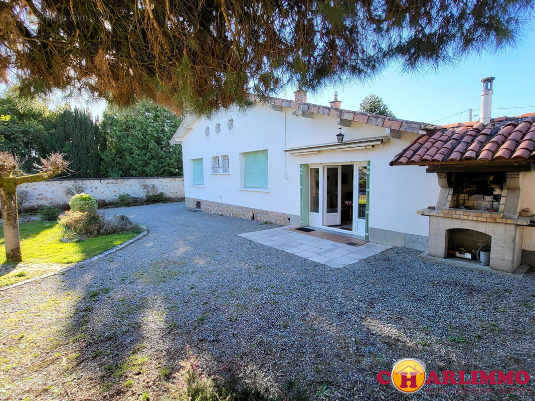 Maison à SAINT-JUNIEN