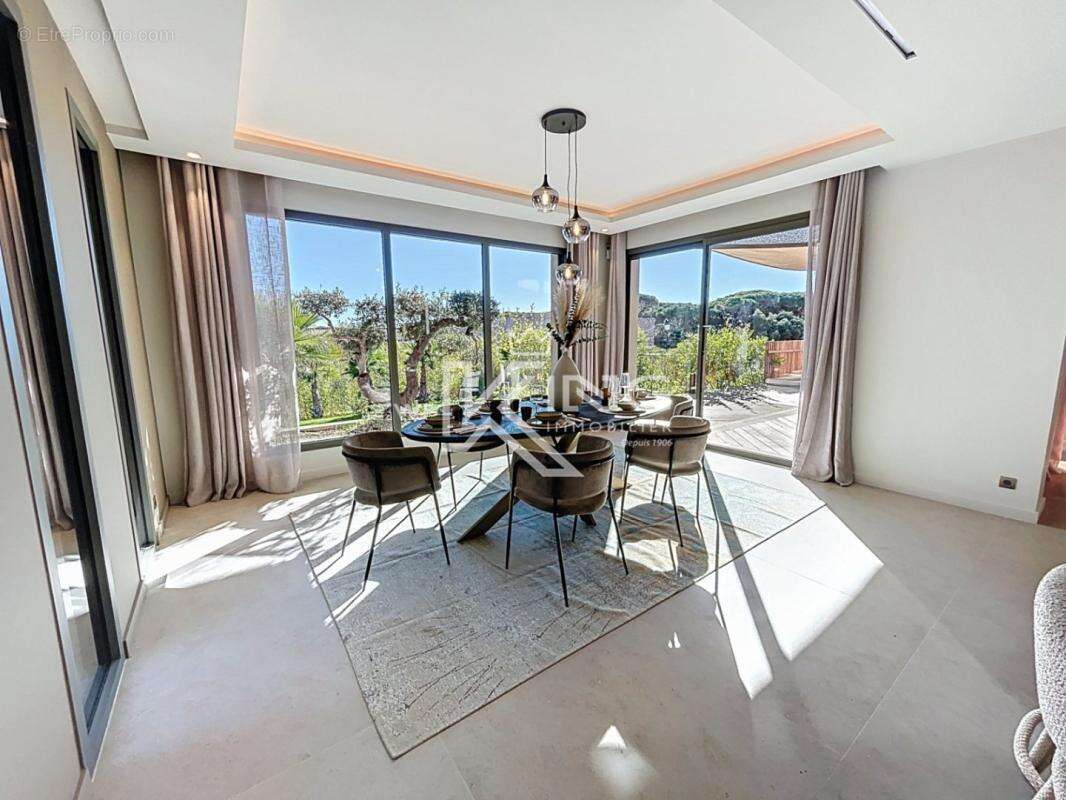 Saint Raphael Valescure, calme absolu, superbe villa - photo 7