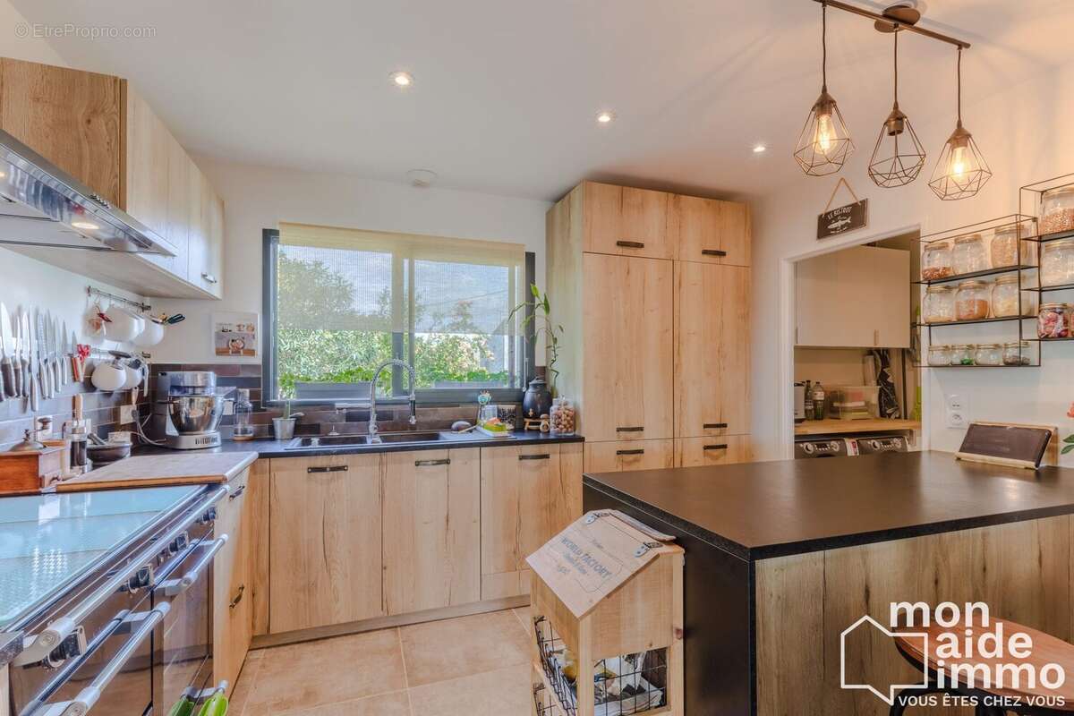 Maison à FARGUES-SAINT-HILAIRE