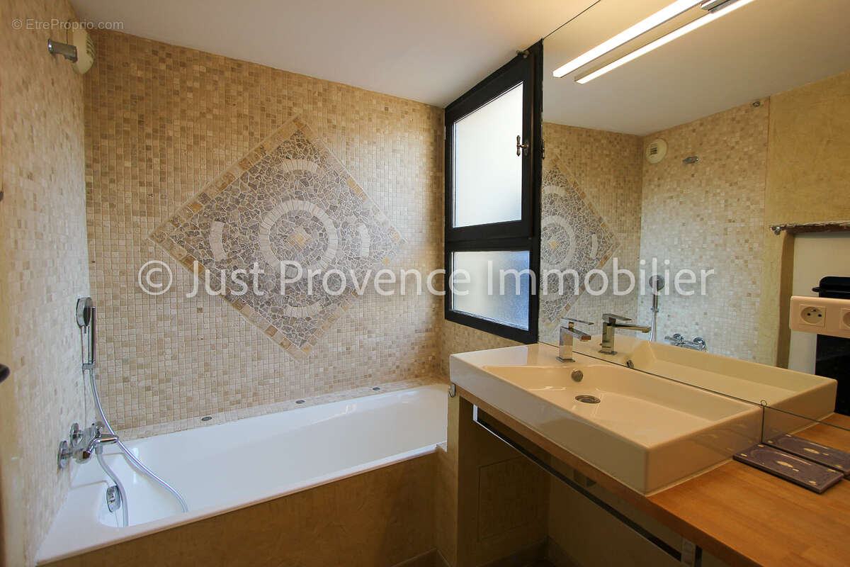 Maison à LE BARROUX