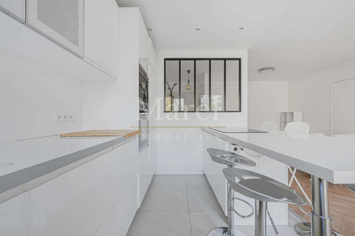 Appartement à COURBEVOIE