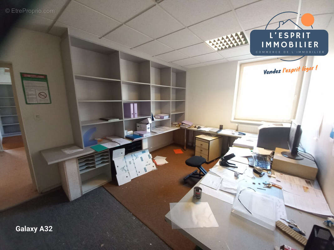 Commerce à COIN-LES-CUVRY