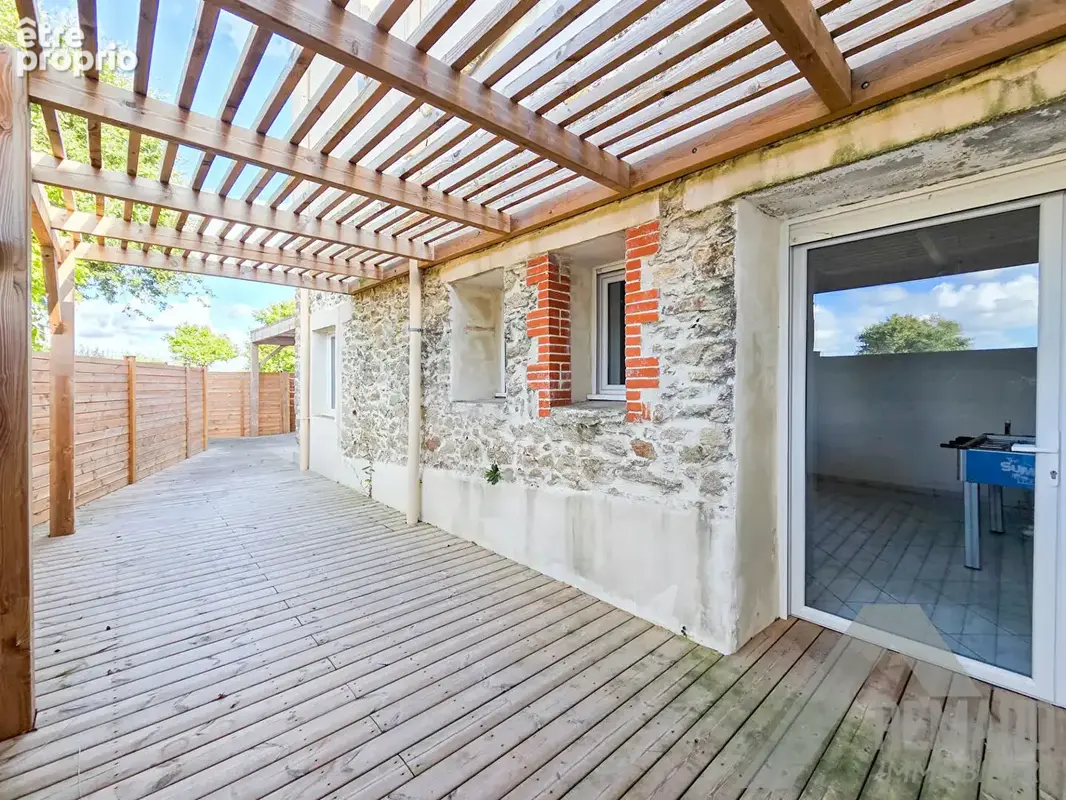 2.6 Km du Centre Ville - Appartement 82 m² avec terrasse et garages - photo 12