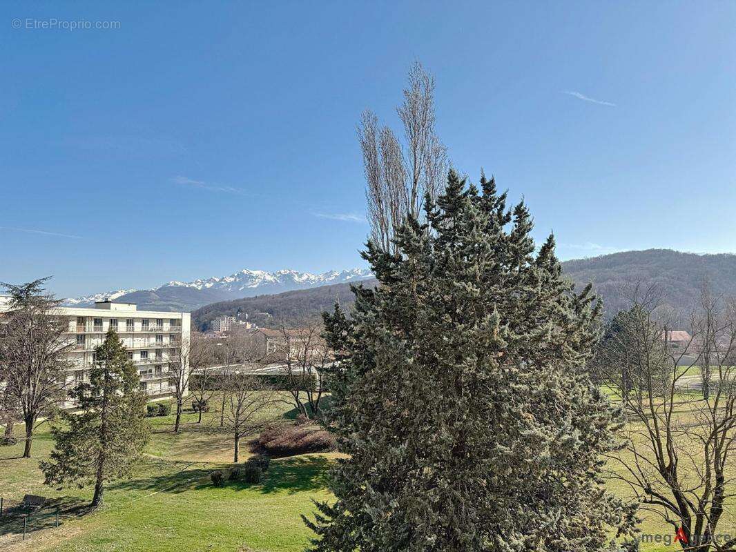 Appartement à LE PONT-DE-CLAIX