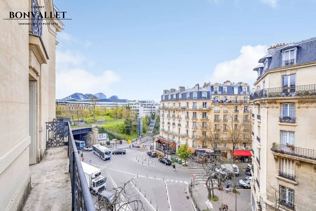 Appartement à PARIS-15E