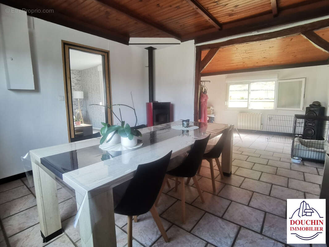 Maison à MAREUIL-CAUBERT